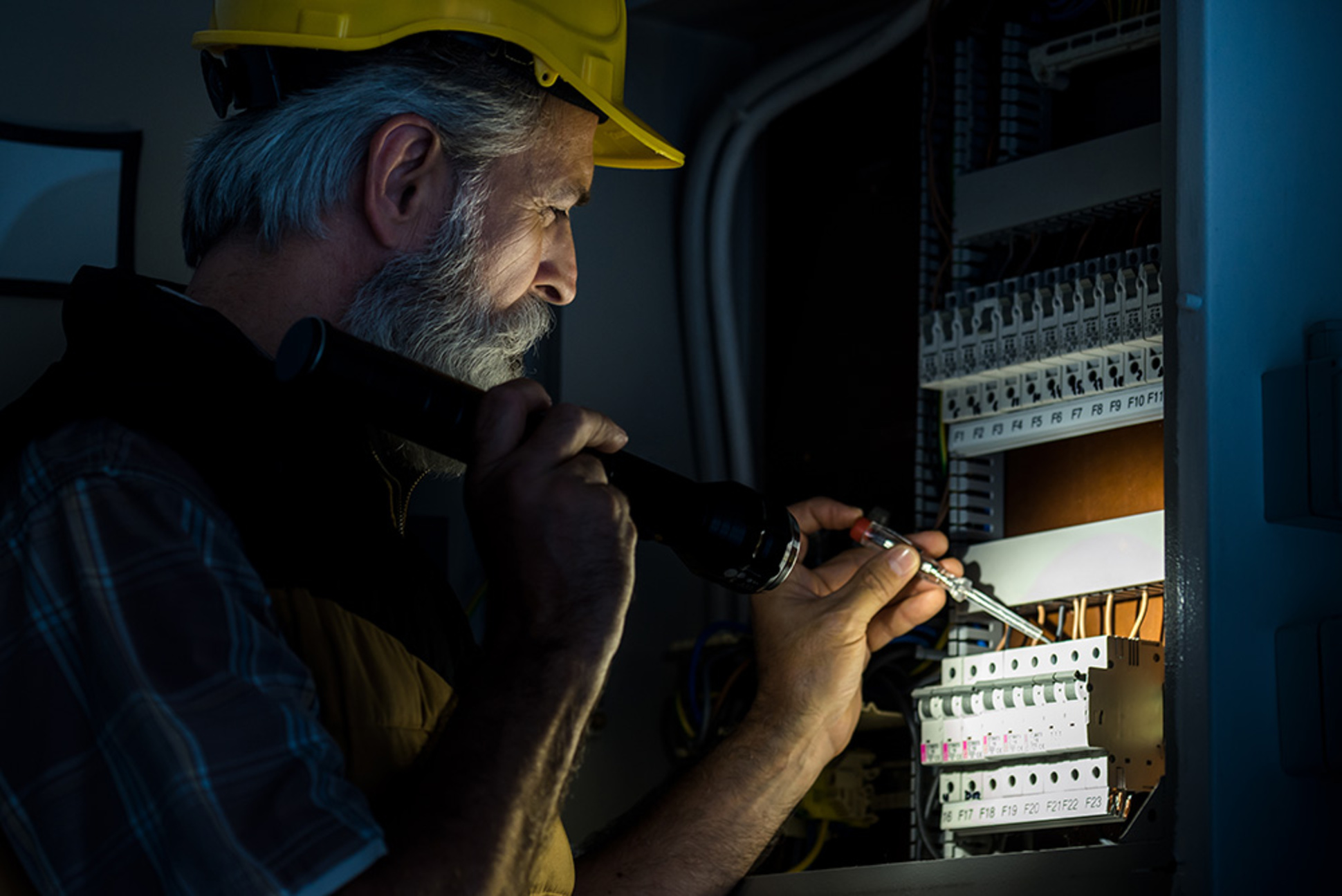 Über­spannungs­schutz bei Christian Mühlberger Elektrotechnik GmbH in Beilngries-Grampersdorf